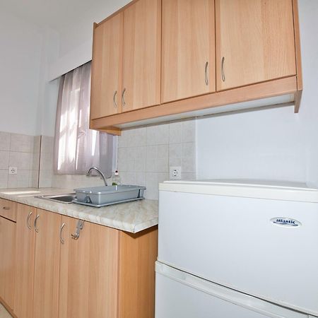Ira Apartments Kamari  Ngoại thất bức ảnh