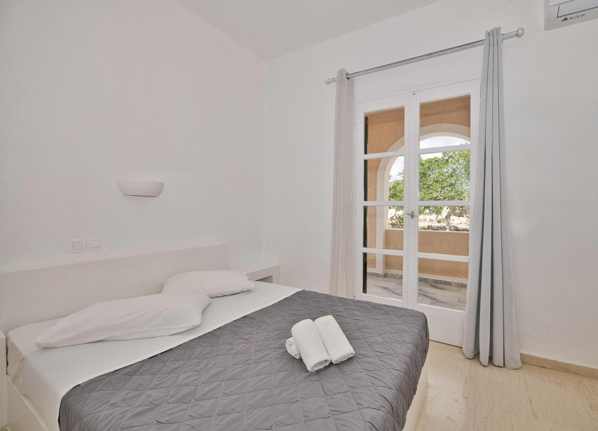 Ira Apartments Kamari  Ngoại thất bức ảnh