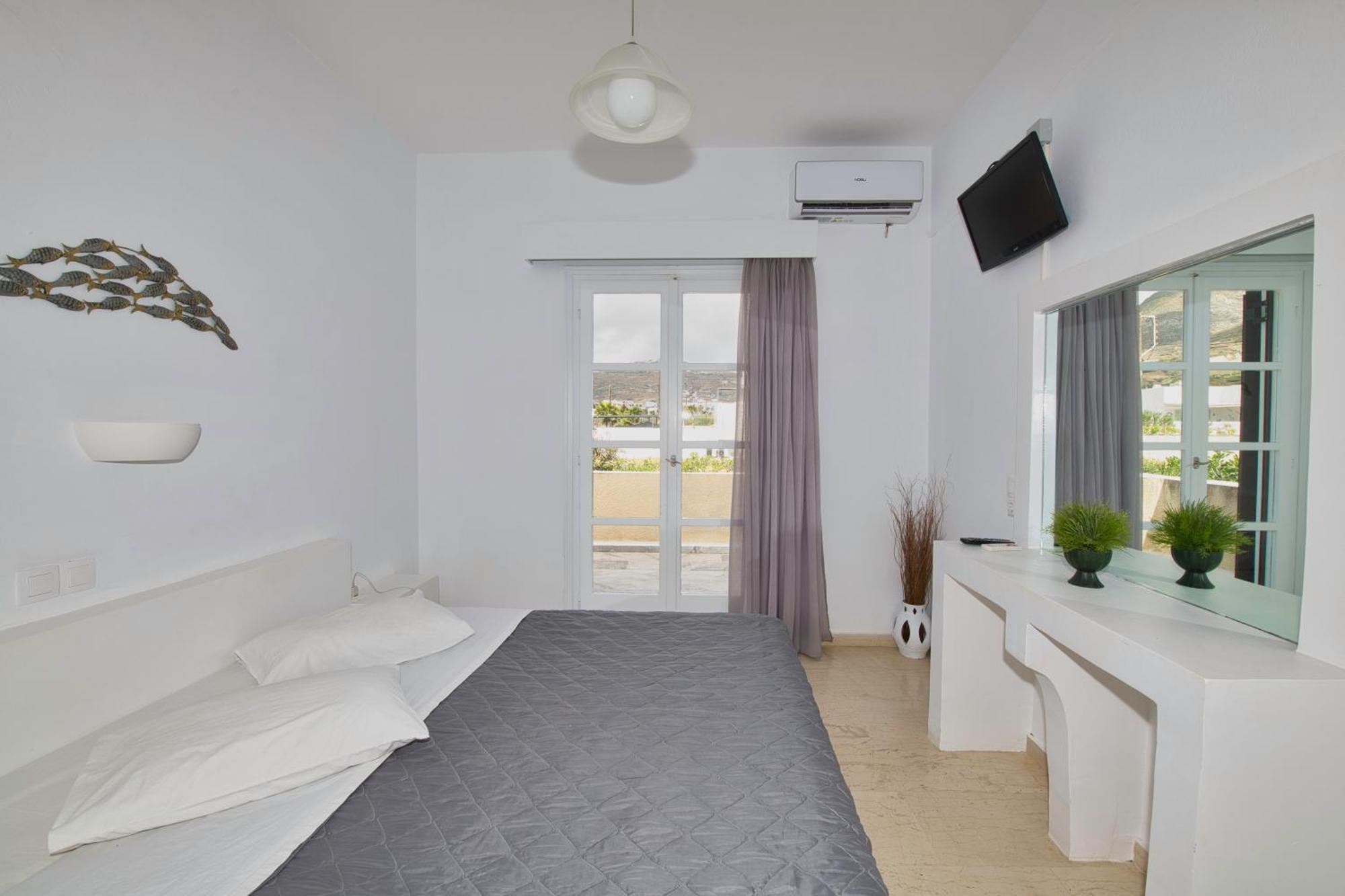 Ira Apartments Kamari  Ngoại thất bức ảnh