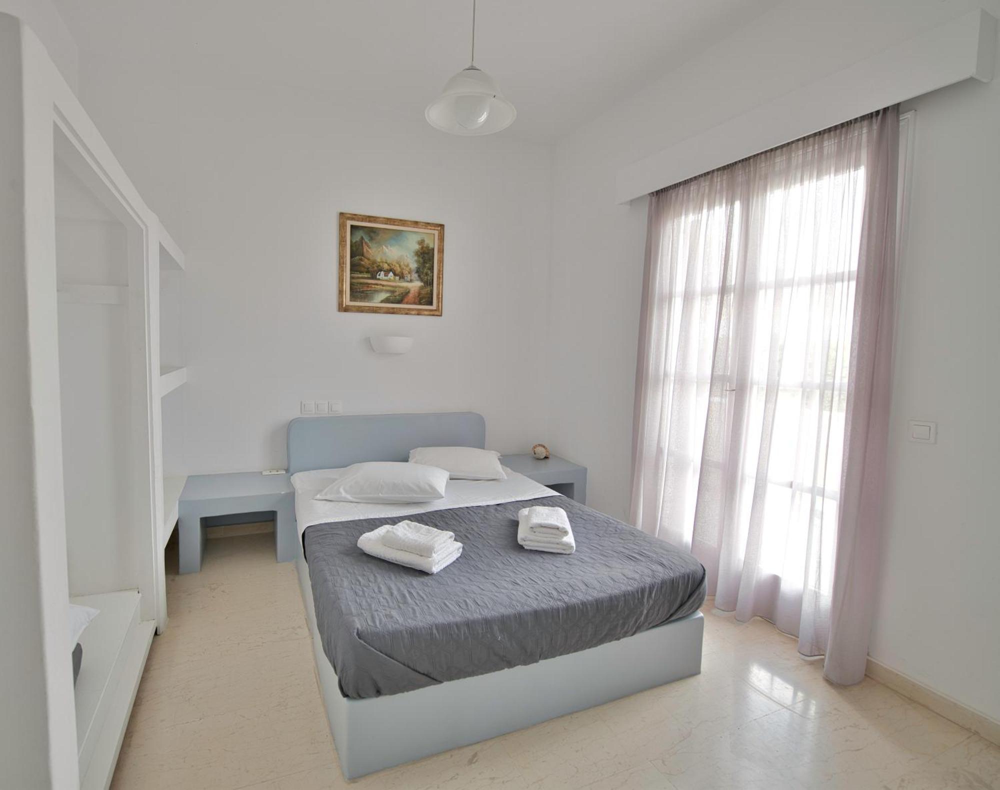 Ira Apartments Kamari  Ngoại thất bức ảnh