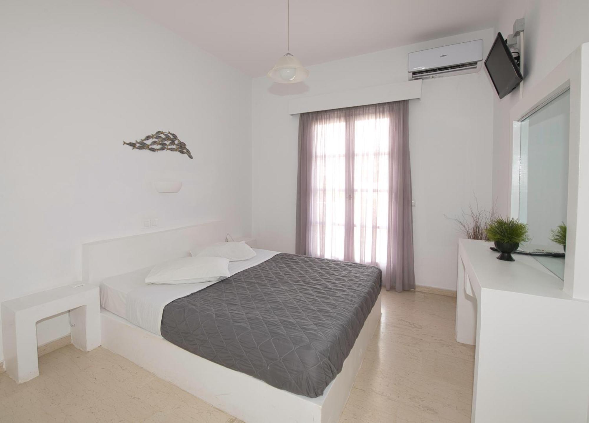 Ira Apartments Kamari  Ngoại thất bức ảnh