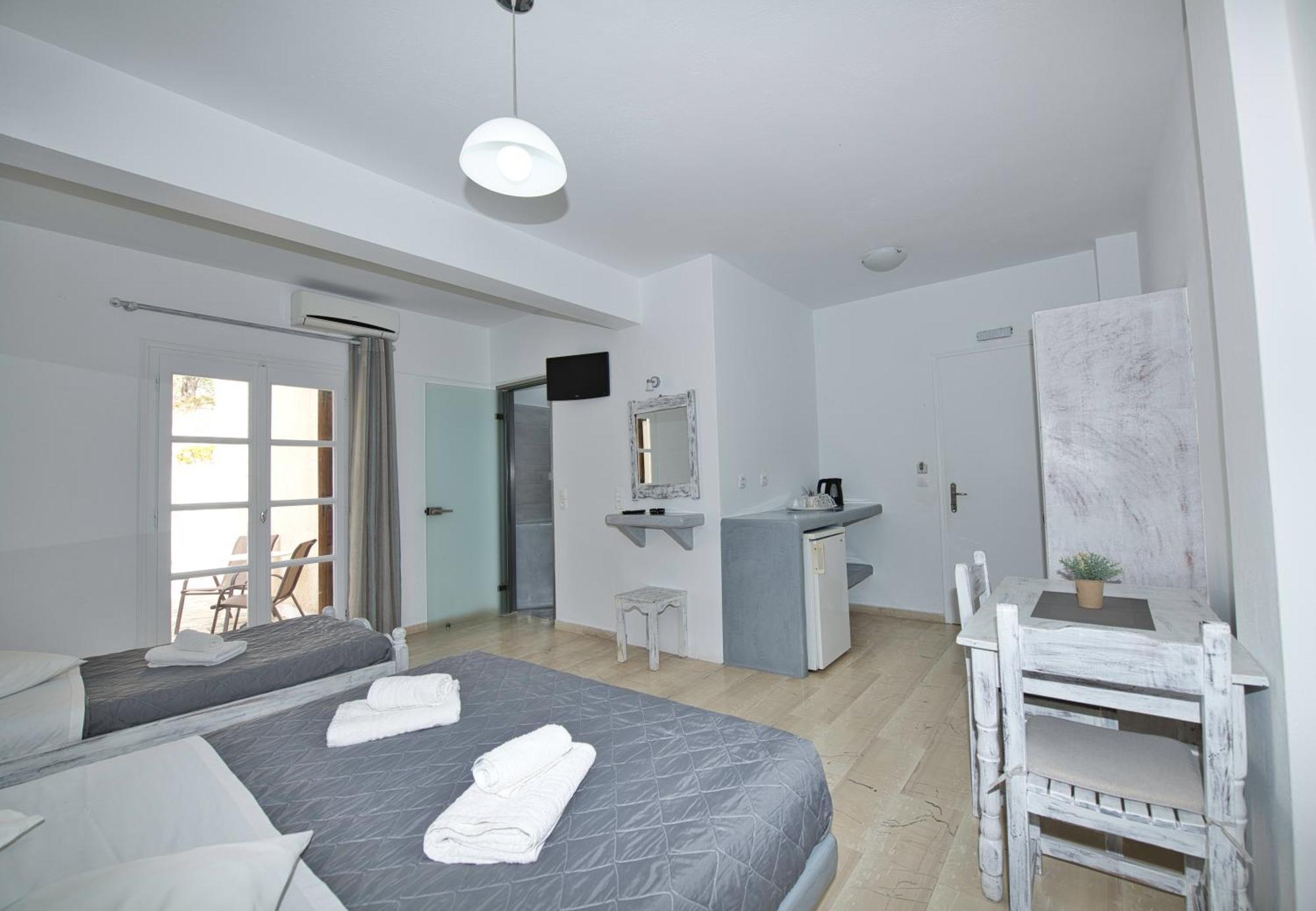 Ira Apartments Kamari  Ngoại thất bức ảnh