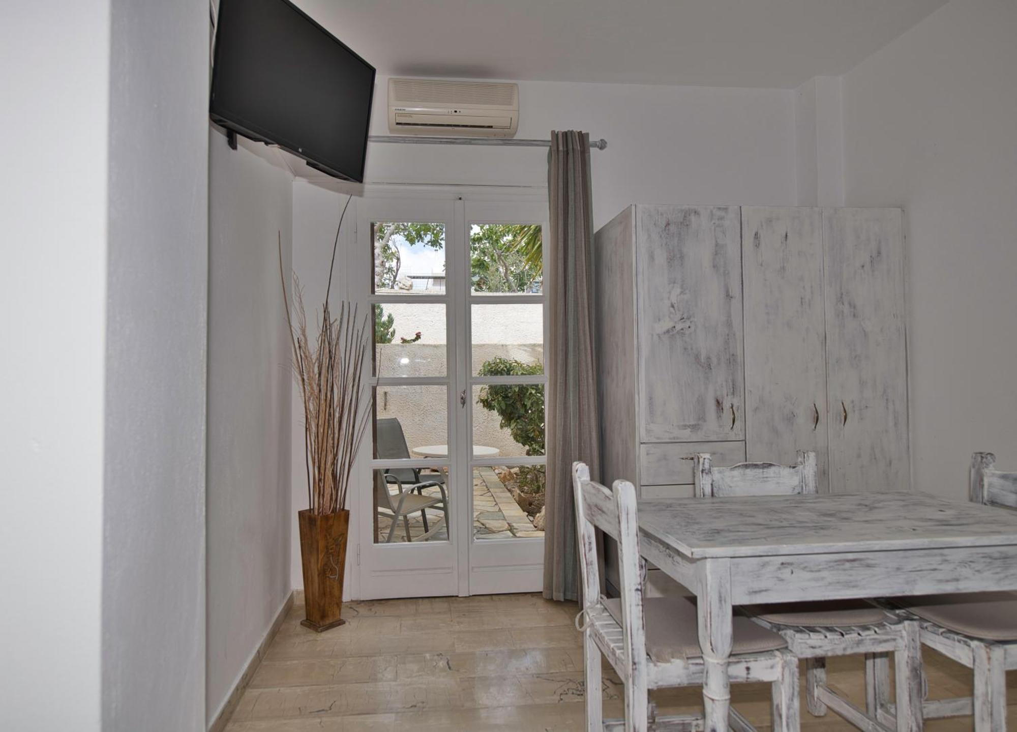 Ira Apartments Kamari  Ngoại thất bức ảnh