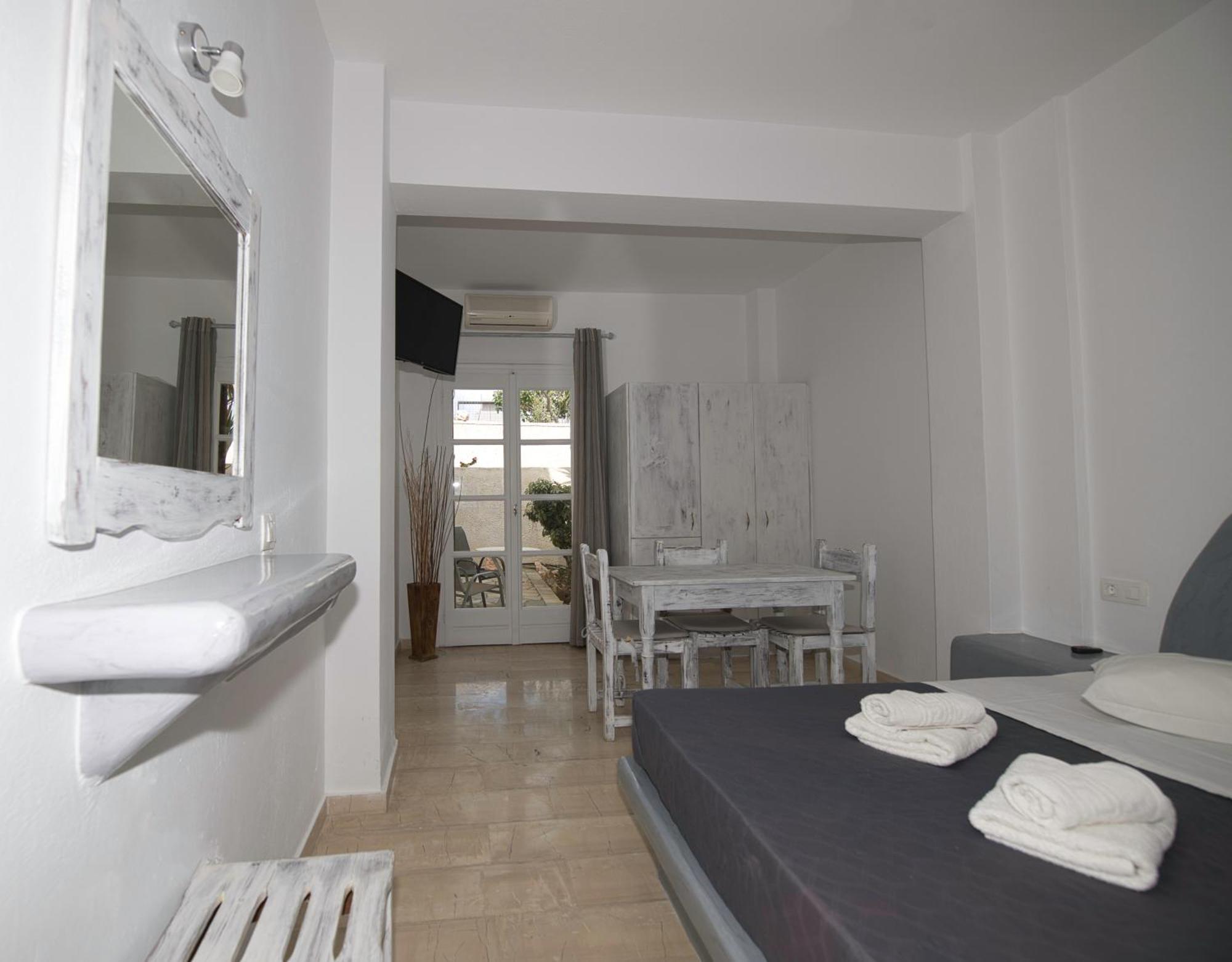 Ira Apartments Kamari  Ngoại thất bức ảnh