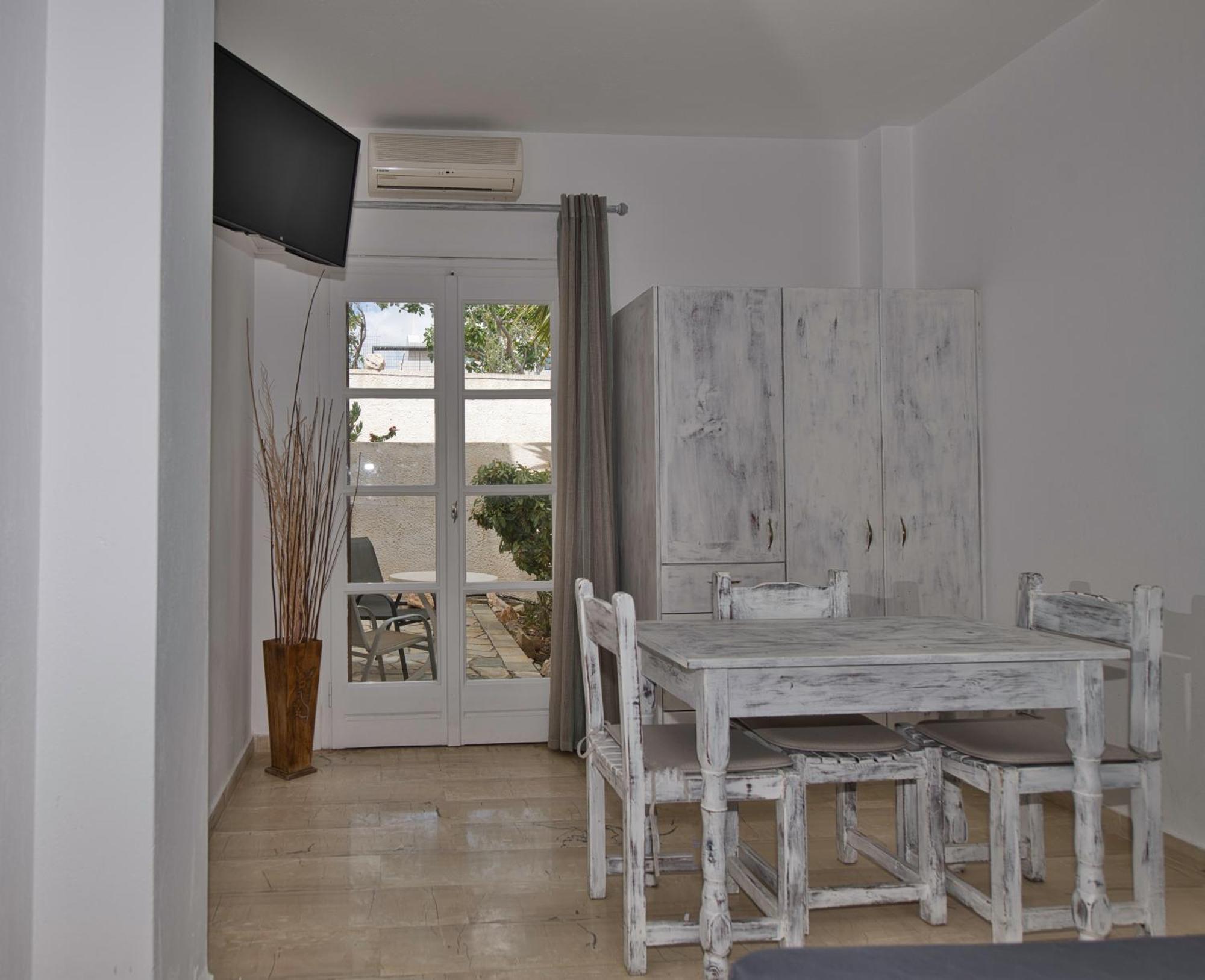 Ira Apartments Kamari  Ngoại thất bức ảnh