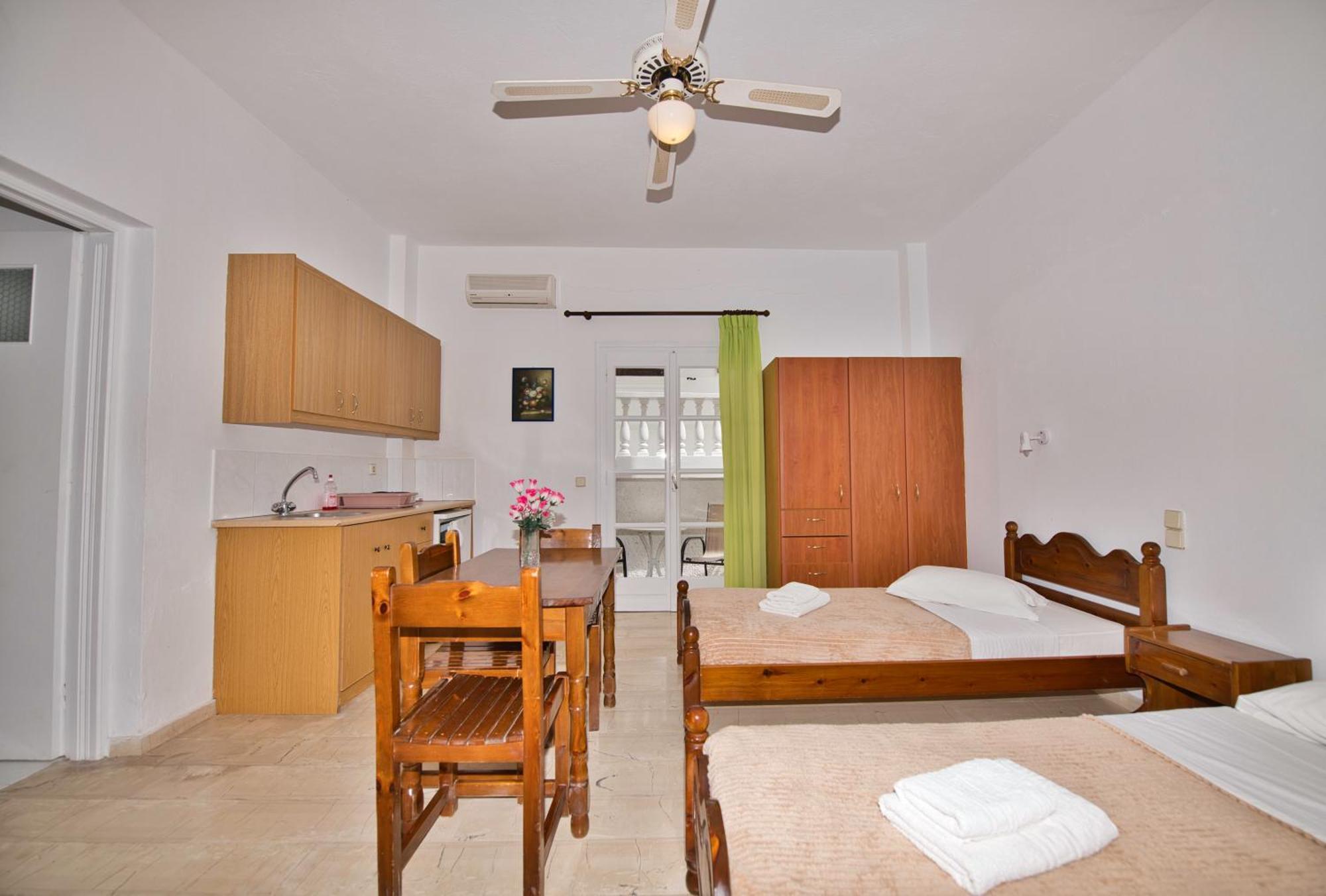 Ira Apartments Kamari  Ngoại thất bức ảnh