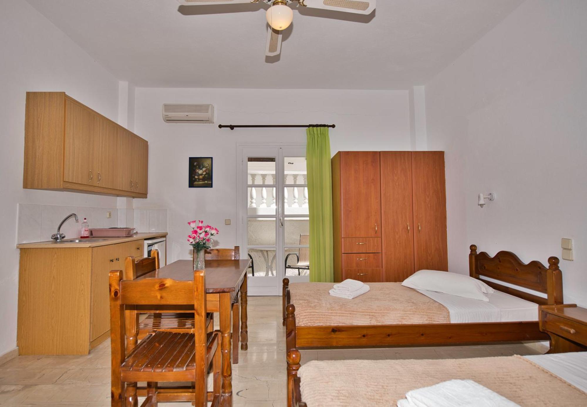 Ira Apartments Kamari  Ngoại thất bức ảnh